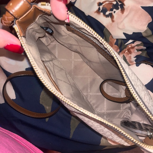 MK Cross Body - Picture 2 of 3